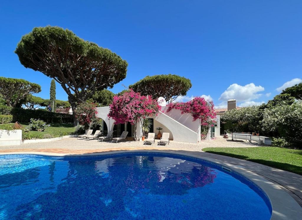 Traditional 3 Bedroom Villa With Great Pool In The Heart Of Vale Do Lobo Vale do Lobo Exterior foto