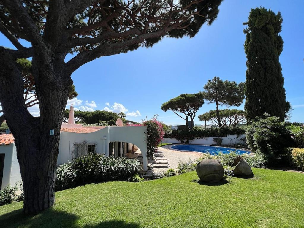 Traditional 3 Bedroom Villa With Great Pool In The Heart Of Vale Do Lobo Vale do Lobo Exterior foto