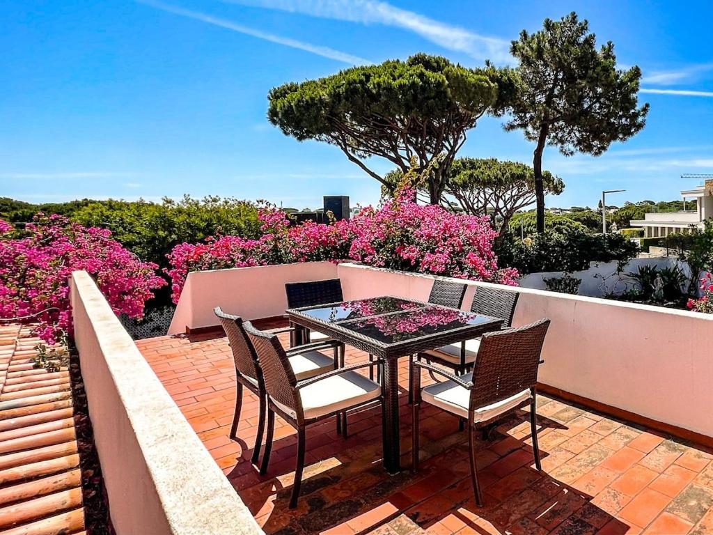 Traditional 3 Bedroom Villa With Great Pool In The Heart Of Vale Do Lobo Vale do Lobo Exterior foto